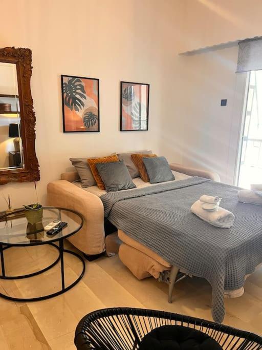 Athena3 Apartment